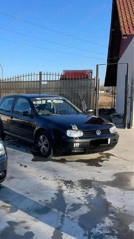 Utilizat 2004 VW Golf Coupe | 1.000 EUR (Preț bun) - Imagine 1/4