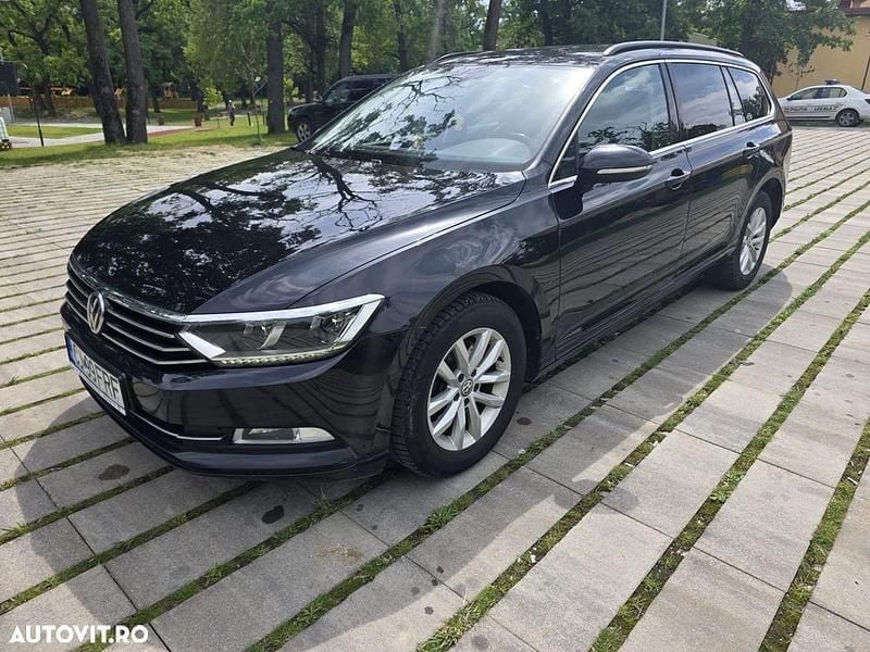 Culoarenegru Utilizat 2018 VW Passat Comfortline Break | 11.250 EUR (Preț bun) - Imagine 1/4