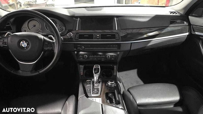 Second-hand BMW 535 313 CP (230 kW) 2013 Culoarealbastru Berlinǎ