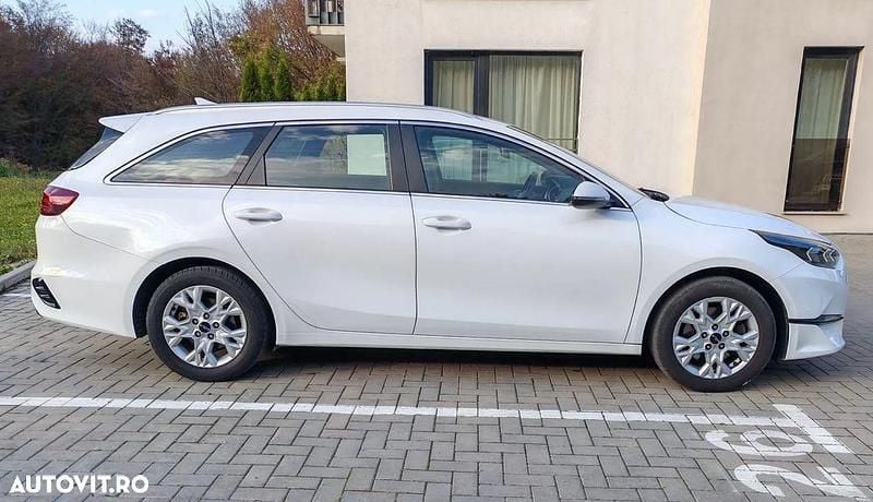 Second-hand Kia Ceed 160 CP (117 kW) 2021 Culoarealb Hatchback