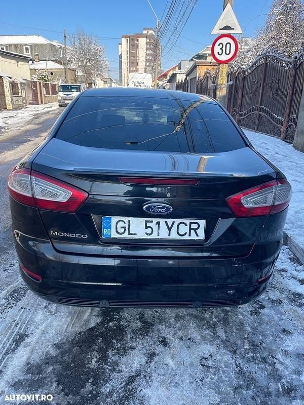 Second-hand Ford Mondeo 140 CP (102 kW) 2013 Culoarenegru Berlinǎ