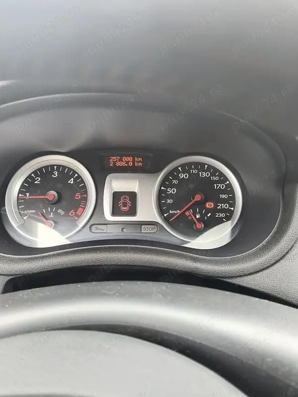 Utilizat 2012 Renault Clio GrandTour Break | 2.350 EUR - Imagine 1/4