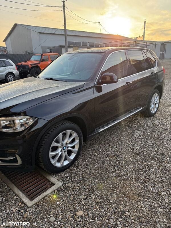 Second-hand BMW X5 Comfort Edition 258 CP (189 kW) 2014 Maro SUV