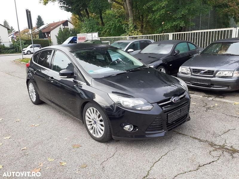 Second-hand Ford Focus Titanium 115 CP (84 kW) 2012 Culoarenegru Hatchback