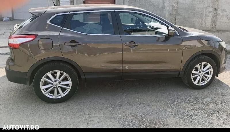 Maro Utilizat 2015 Nissan Qashqai Acenta SUV | 10.300 EUR (Preț bun) - Imagine 1/4