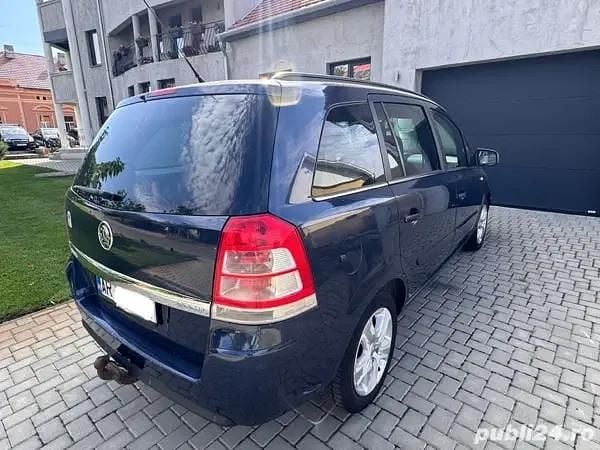 Albastru Utilizat 2011 Opel Zafira Monovolum | 2.200 EUR - Imagine 1/4
