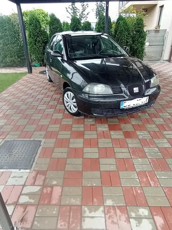 Culoarenegru Utilizat 2002 Seat Ibiza Reference Hatchback | 1.150 EUR (Preț OK) - Imagine 1/4