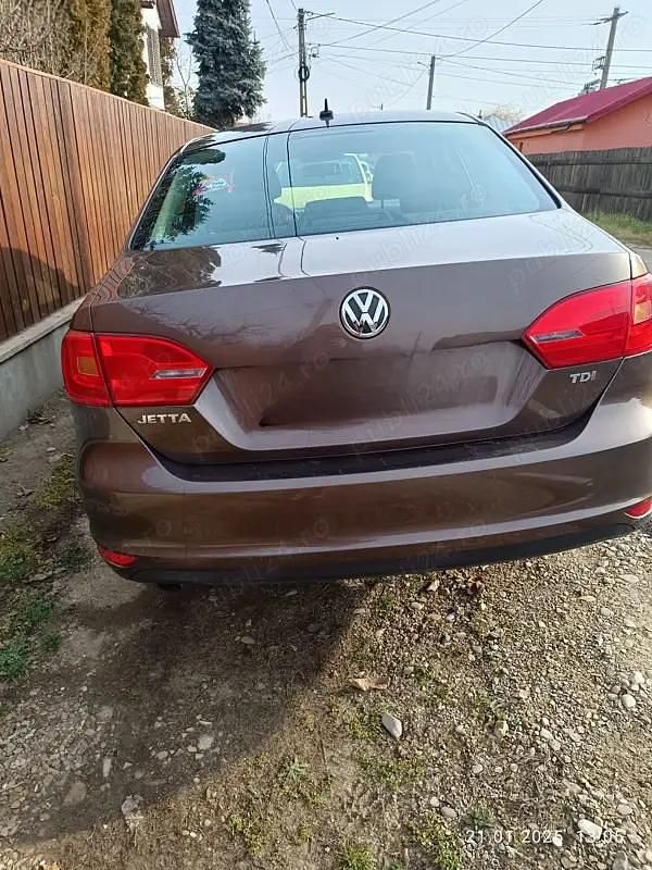 Utilizat 2011 VW Jetta Berlinǎ | 4.900 EUR (Preț OK) - Imagine 1/2