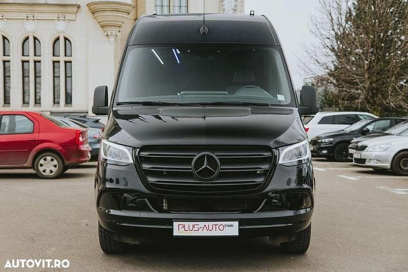 Second-hand Mercedes Sprinter 170 CP (125 kW) 2022 Culoarenegru Van