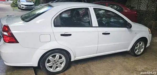Second-hand Chevrolet Aveo 74 CP (54 kW) 2011 Alb Berlinǎ