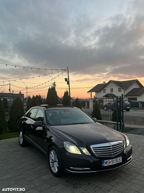 Culoaremaro Utilizat 2012 Mercedes E250 Berlinǎ | 8.500 EUR (Super Preț) - Imagine 1/4