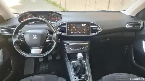 Albastru Utilizat 2018 Peugeot 308 Hatchback | 5.450 EUR (Super Preț) - Imagine 1/4