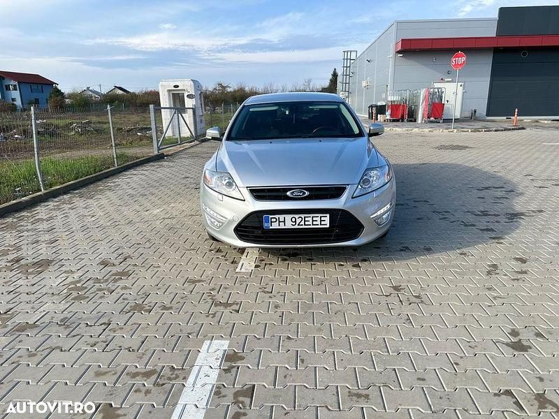 Culoareargint Utilizat 2013 Ford Mondeo Berlinǎ | 4.500 EUR (Preț bun) - Imagine 1/4