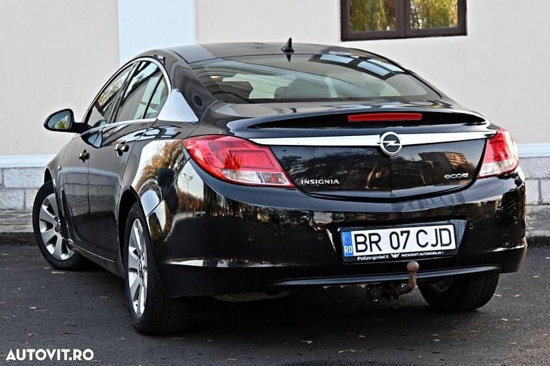 Second-hand Opel Insignia Design Edition 130 CP (95 kW) 2011 Culoarenegru Berlinǎ