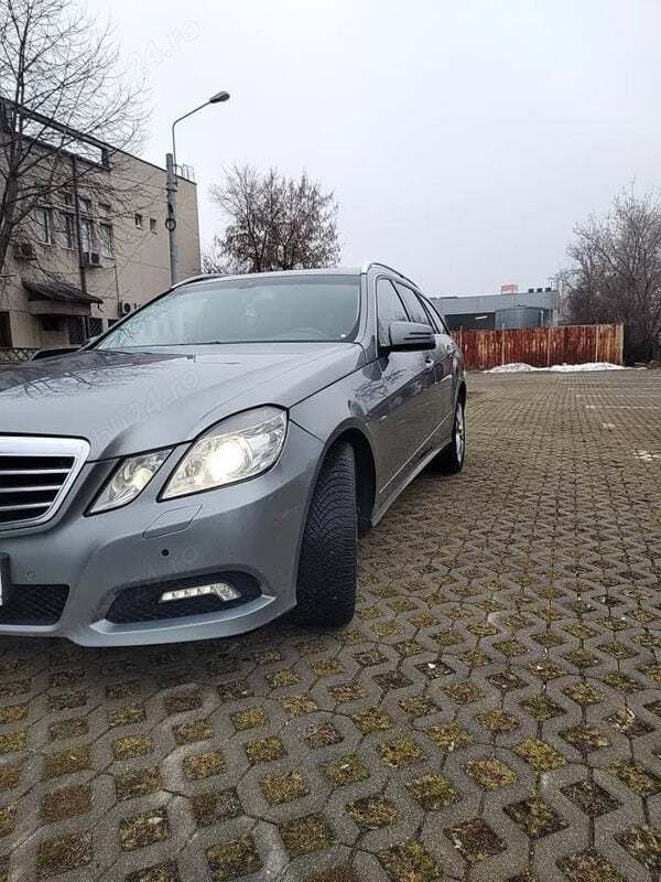 Argintiu Utilizat 2010 Mercedes E220 Avantgarde Break | 8.250 EUR - Imagine 1/4
