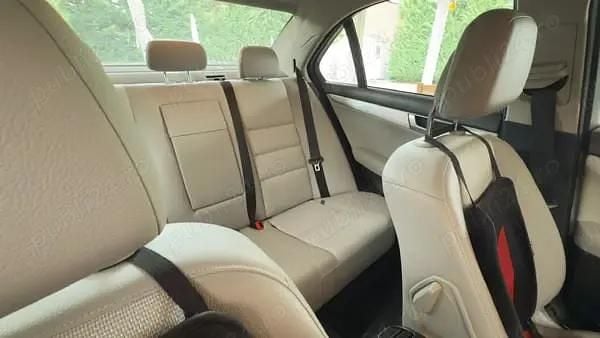 Negru Utilizat 2013 Mercedes C200 Berlinǎ | 8.500 EUR (Super Preț) - Imagine 1/4