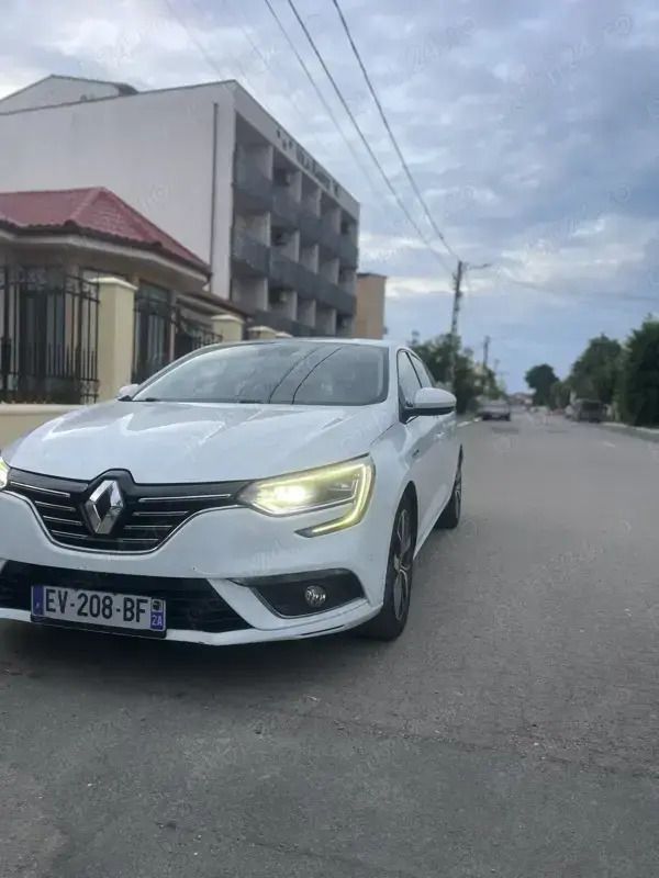 Utilizat 2018 Renault Mégane IV Coupe | 12.000 EUR (Preț OK) - Imagine 1/4