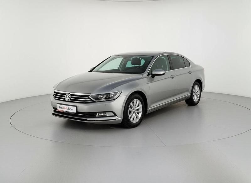 Culoaregri Utilizat 2017 VW Passat Comfortline Berlinǎ | 15.850 EUR (Preț bun) - Imagine 1/1