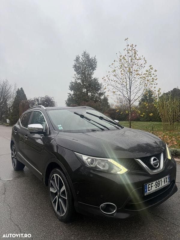 Second-hand Nissan Qashqai Tekna 130 CP (95 kW) 2014 Culoarenegru SUV