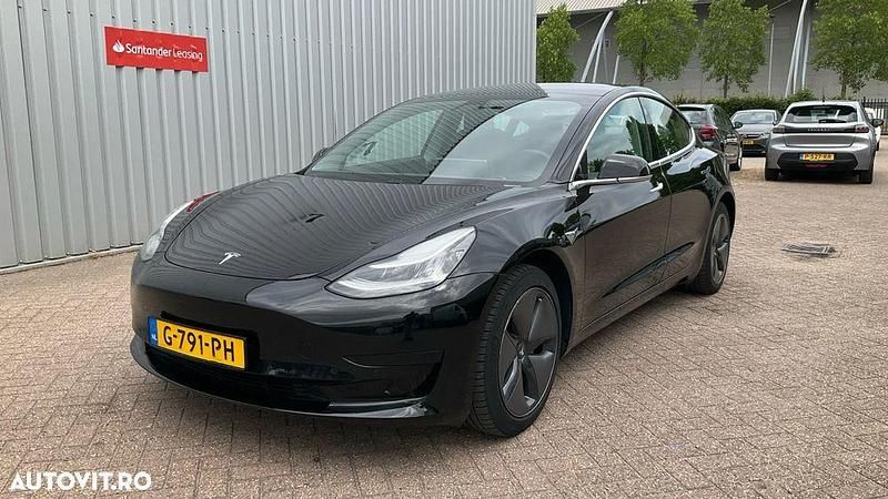 Culoarenegru Utilizat 2019 Tesla Model 3 RWD Berlinǎ | 19.990 EUR (Preț OK) - Imagine 1/4