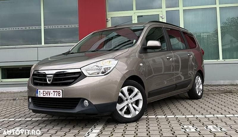 Culoaregalbeuriu Utilizat 2014 Dacia Lodgy Monovolum | 4.799 EUR (Preț bun) - Imagine 1/4