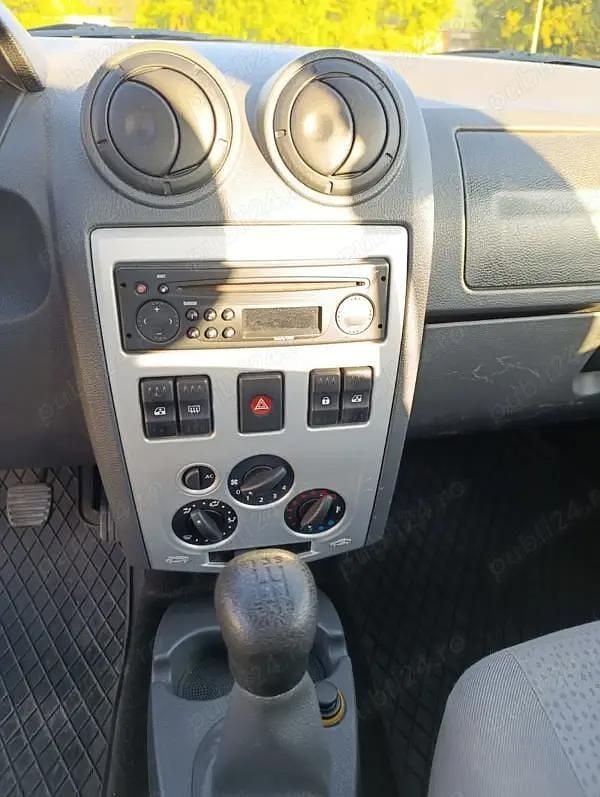 Utilizat 2005 Dacia Logan Berlinǎ | 1.620 EUR (Super Preț) - Imagine 1/4