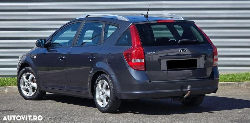 Second-hand Kia Ceed DREAM-TEAM Edition 115 CP (84 kW) 2011 Culoaregri Hatchback