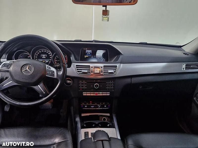 Second-hand Mercedes E200 136 CP (100 kW) 2016 Culoarenegru Berlinǎ