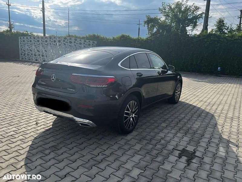 Second-hand Mercedes GLC300 245 CP (180 kW) 2022 Culoarenegru Coupe
