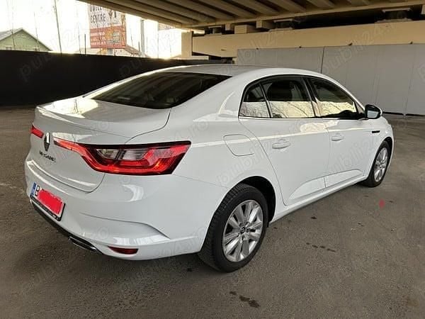Alb Utilizat 2021 Renault Mégane IV Zen Berlinǎ | 10.990 EUR (Preț bun) - Imagine 1/4