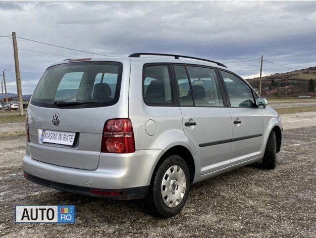 Second-hand VW Touran 105 CP (77 kW) 2007 Argintiu Monovolum