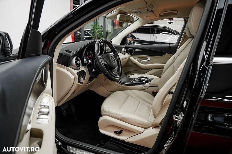Second-hand Mercedes GLC250 Exclusive 211 CP (155 kW) 2016 Culoarenegru SUV