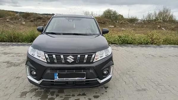 Negru Utilizat 2020 Suzuki Vitara SUV | 16.700 EUR (Preț OK) - Imagine 1/4