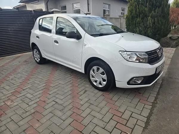 Alb Utilizat 2019 Dacia Sandero Hatchback | 4.700 EUR (Super Preț) - Imagine 1/4