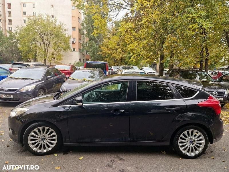 Culoarenegru Utilizat 2011 Ford Focus Trend Hatchback | 3.900 EUR (Preț OK) - Imagine 1/4