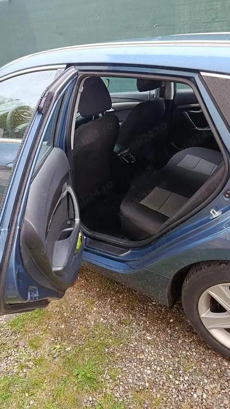 Second-hand Hyundai i40 136 CP (100 kW) 2014 Albastru Break