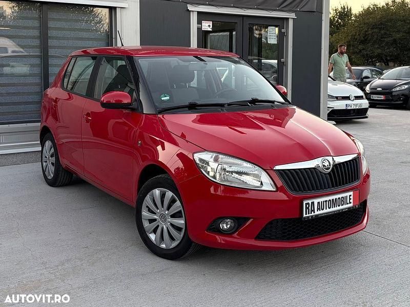 Culoarerosu Utilizat 2015 Skoda Fabia Ambition | 4.480 EUR - Imagine 1/4