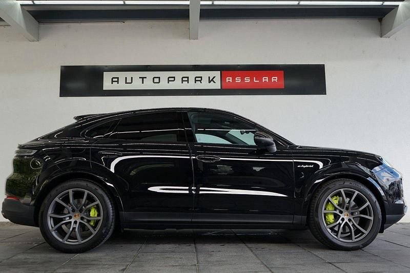 Second-hand Porsche Cayenne E-Hybrid Coupe 470 CP (345 kW) 2024 Negru Coupe