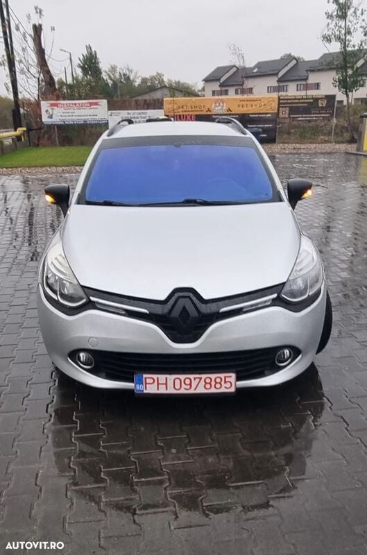 Gri Utilizat 2015 Renault Clio GrandTour Break | 4.550 EUR (Preț bun) - Imagine 1/4