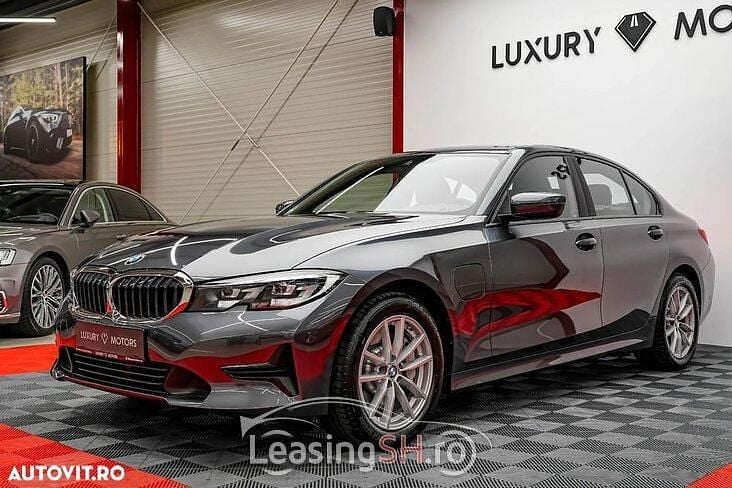 Gri Utilizat 2021 BMW 330 Berlinǎ | 31.460 EUR - Imagine 1/4