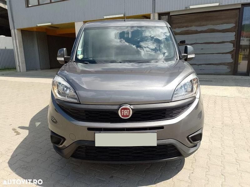 Gri Utilizat 2017 Fiat Doblò Monovolum | 6.290 EUR (Preț bun) - Imagine 1/4