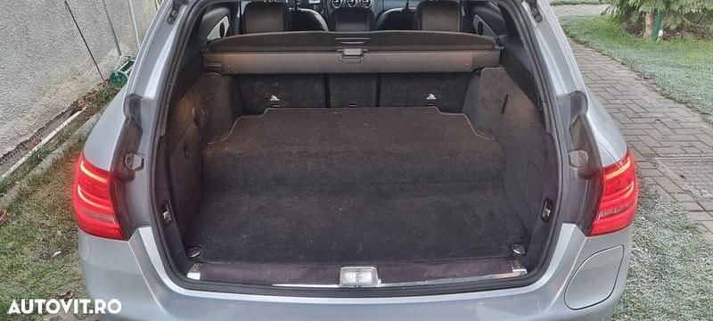 Second-hand Mercedes C300e AMG line 306 CP (225 kW) 2020 Culoareargint Break