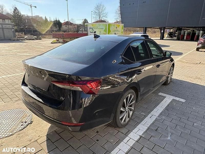 Culoarenegru Utilizat 2021 Skoda Octavia Style Berlinǎ | 23.000 EUR (Preț bun) - Imagine 1/4