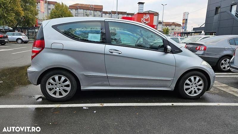 Culoareargint Utilizat 2006 Mercedes A170 Hatchback | 2.300 EUR (Preț OK) - Imagine 1/4