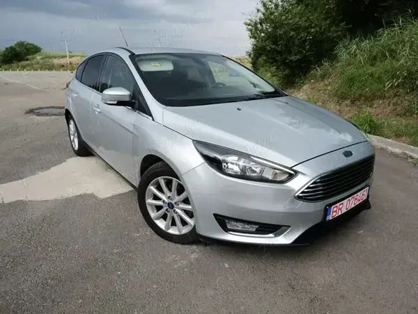 Gri Utilizat 2016 Ford Focus Titanium Hatchback | 8.850 EUR (Preț OK) - Imagine 1/4