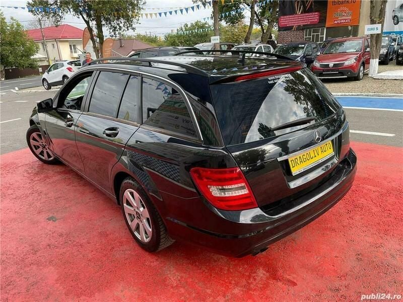 Second-hand Mercedes C180 156 CP (114 kW) 2011 Negru Break
