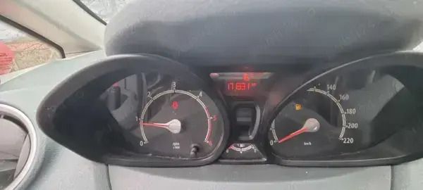 Utilizat 2010 Ford Fiesta Hatchback | 1.800 EUR (Super Preț) - Imagine 1/4