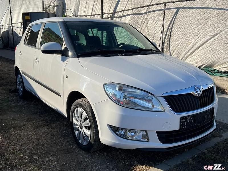 Alb Utilizat 2013 Skoda Fabia Ambition Berlinǎ | 5.500 EUR (Scump) - Imagine 1/4
