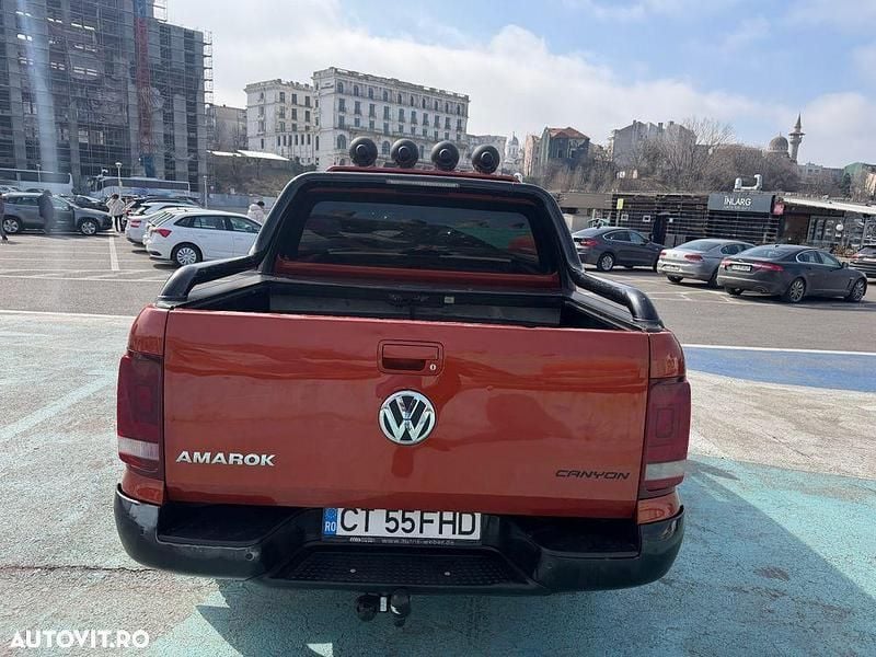 Second-hand VW Amarok Trendline 180 CP (132 kW) 2015 Culoareportocaliu Pickup