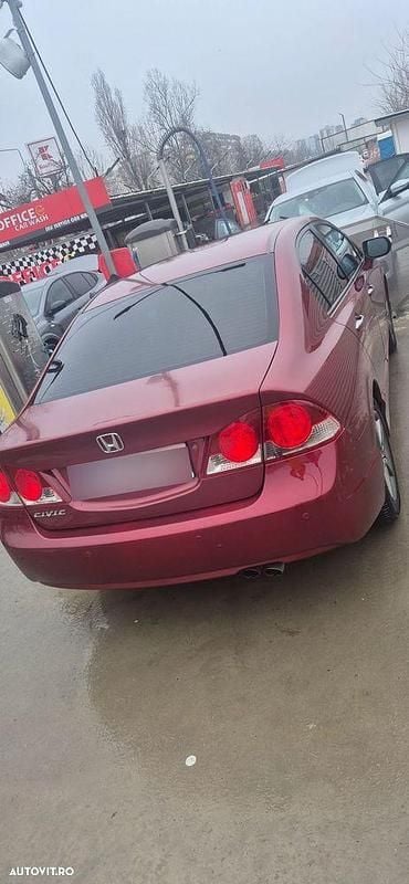 Second-hand Honda Civic 140 CP (102 kW) 2008 Culoarerosu Berlinǎ